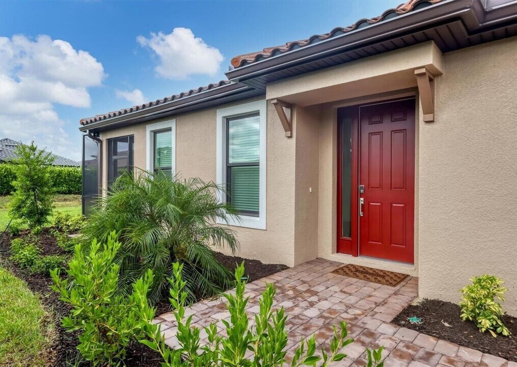 10073 Morning Mist Ln in Sarasota, FL - Building Photo