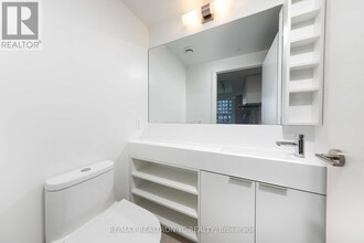 8-3508 Wellesley St W in Toronto, ON - Building Photo - Building Photo