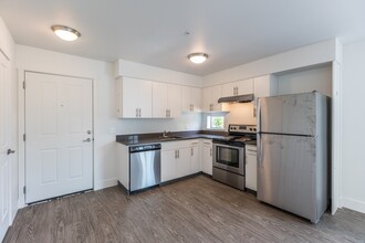 A14 Apartments in Portland, OR - Building Photo - Building Photo