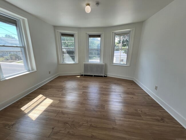 663 Naugatuck Ave in Milford, CT - Building Photo - Building Photo