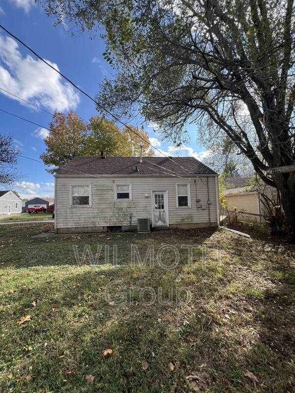 5322 E 19th Pl in Indianapolis, IN - Foto de edificio - Building Photo