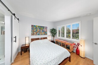 6860 50th St in San Diego, CA - Foto de edificio - Building Photo