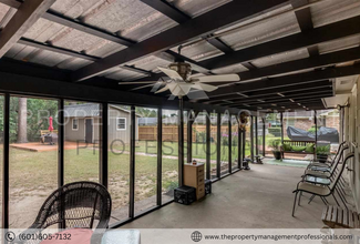 1258 Deerfield Ln in Jackson, MS - Foto de edificio - Building Photo