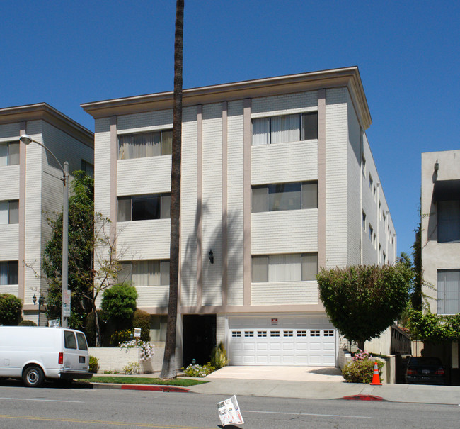 226 N Crescent Dr in Beverly Hills, CA - Building Photo - Building Photo