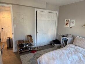 1700 17th St NW, Unit 405 in Washington, DC - Building Photo - Building Photo