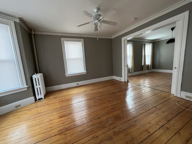 203 Howell St, Unit 2 in Providence, RI - Building Photo - Building Photo