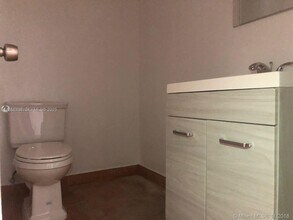 253 NE 12th Ave in Homestead, FL - Building Photo - Building Photo