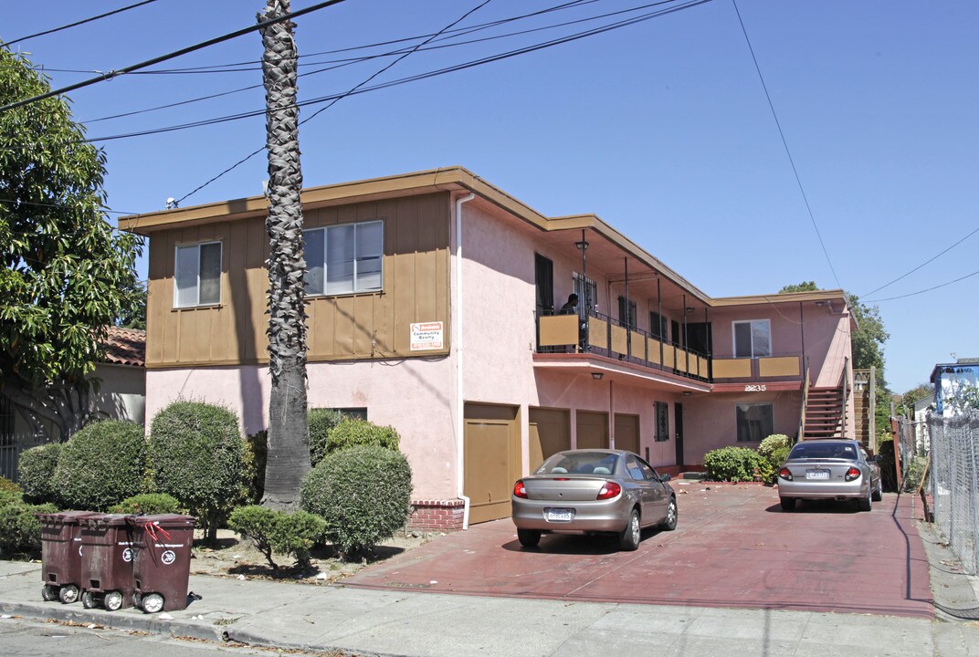 2235 94th Ave in Oakland, CA - Building Photo