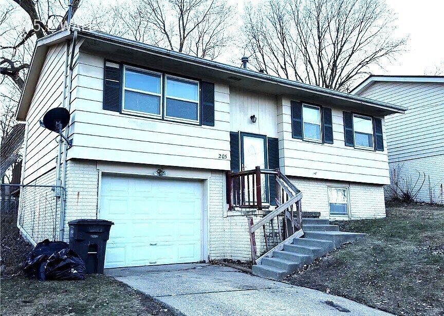 205 E Wall Ave in Des Moines, IA - Building Photo