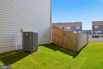 38 Kirby Ct in Bunker Hill, WV - Building Photo - Building Photo