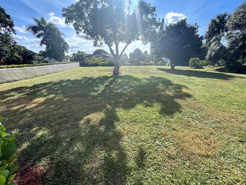 719 Gardens Dr in Pompano Beach, FL - Foto de edificio