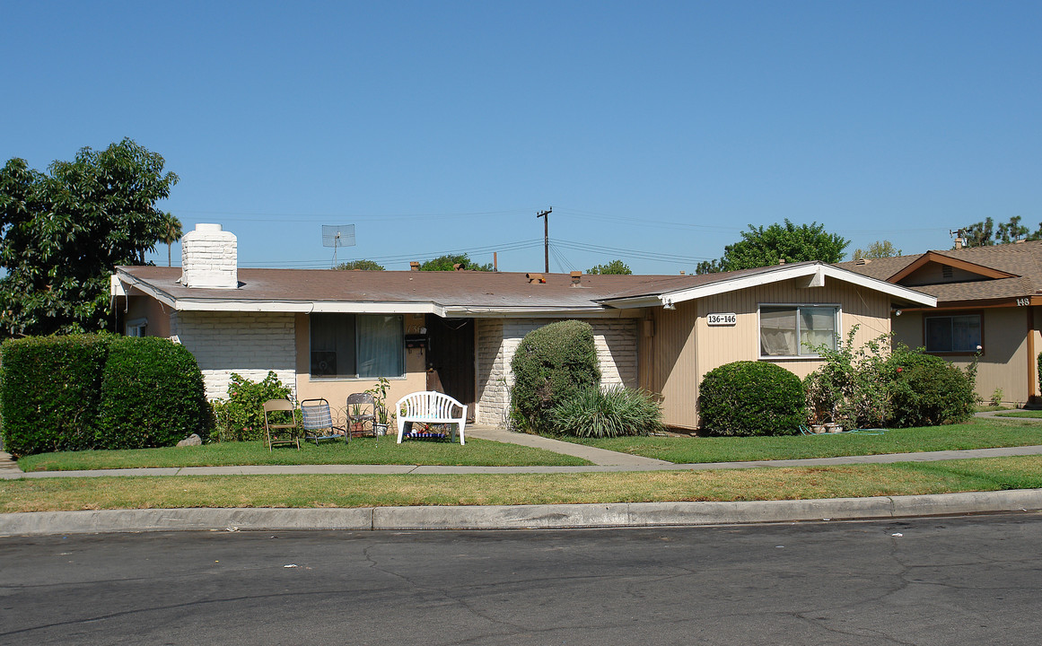 136-146 N Holly St in Orange, CA - Building Photo