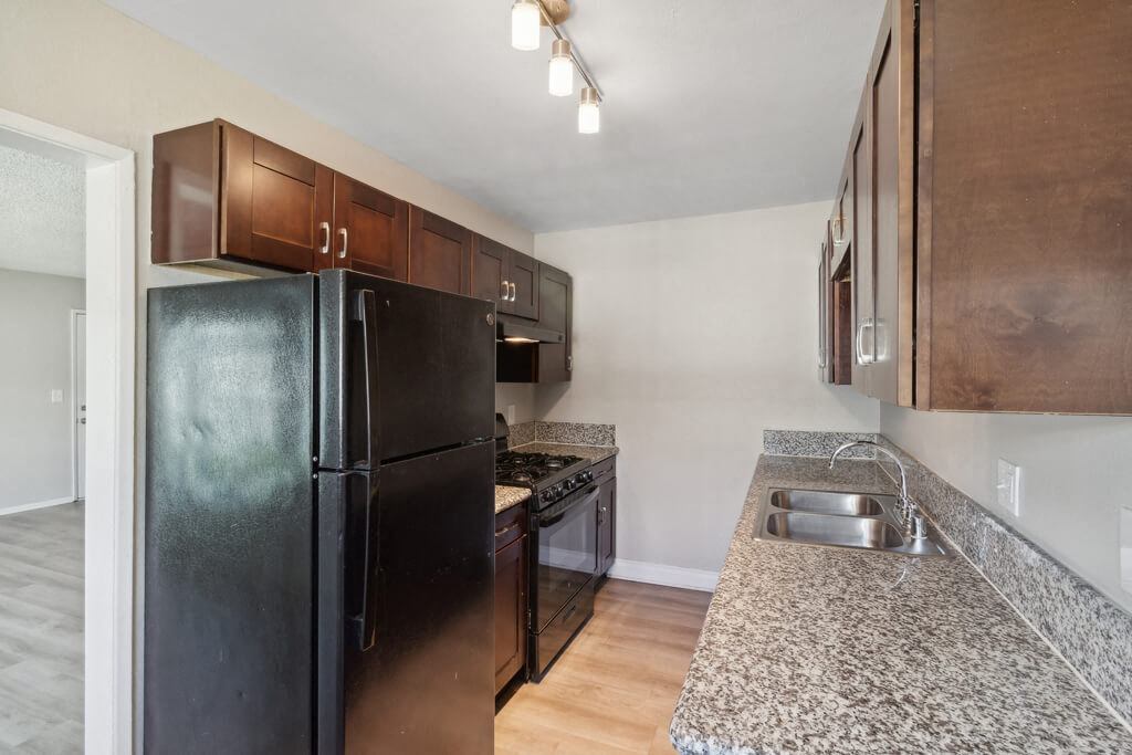 Park Crest Apartments in San Diego, CA - Building Photo