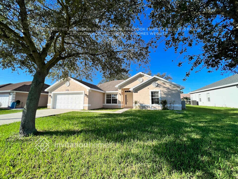 1091 SW California Blvd in Port St. Lucie, FL - Building Photo