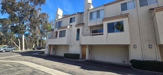6110 Calle Mariselda in San Diego, CA - Building Photo