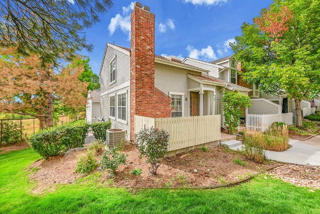 property at 2878 W Long Cir