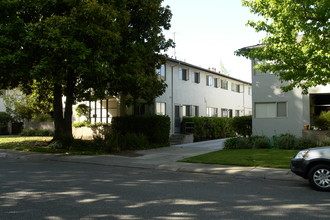 245 Waverley St in Menlo Park, CA - Building Photo - Building Photo