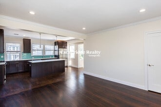 745 Fellsway, Unit T in Medford, MA - Foto de edificio - Building Photo