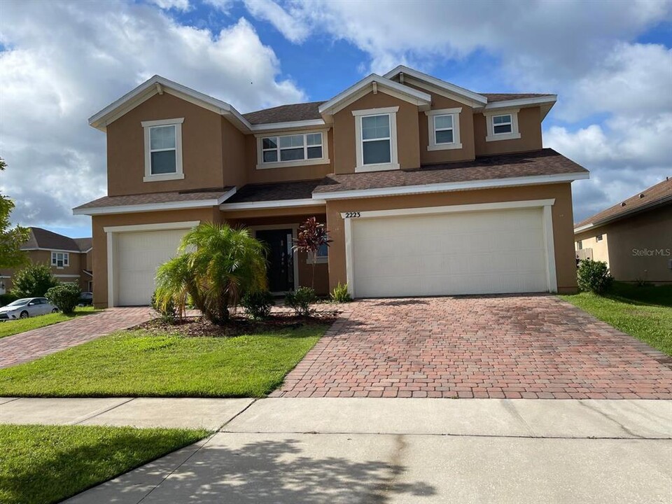 2223 Taylor Creek Ct in Kissimmee, FL - Building Photo