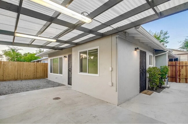 2632 Violet St in San Diego, CA - Building Photo - Building Photo