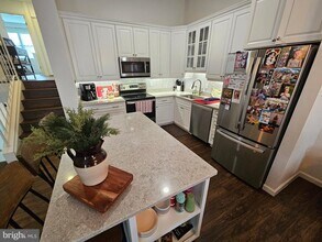 5909 Wood Sorrels Ct in Burke Centre, VA - Building Photo - Building Photo