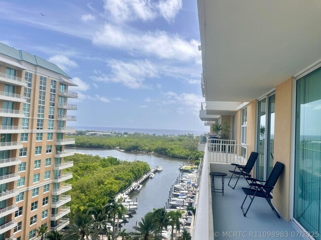 property at 625 Casa Loma Blvd