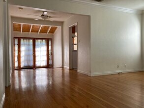 4454 Laurelgrove Ave in Studio City, CA - Foto de edificio - Building Photo