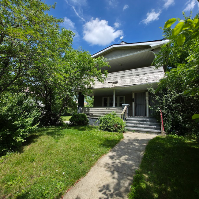 property at 3625 E 153rd St