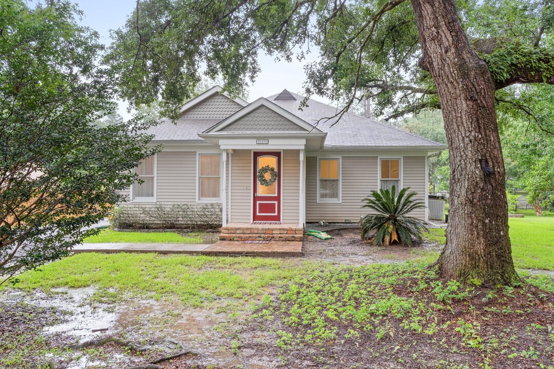 21414 Mary St in Abita Springs, LA - Building Photo