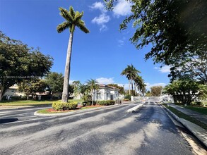 11221 NW 42nd Terrace in Doral, FL - Building Photo - Building Photo