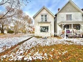 303 E Butler St in Fort Wayne, IN - Building Photo