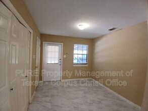 1818 Rodd Fld in Corpus Christi, TX - Building Photo - Building Photo