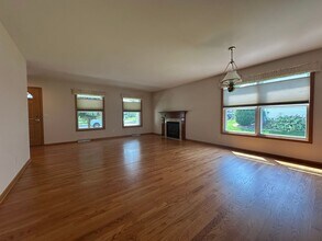 7006 Parker Hill Dr in Madison, WI - Building Photo - Building Photo