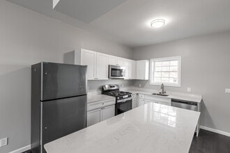 Apex Townhomes in Manchester, CT - Foto de edificio - Interior Photo