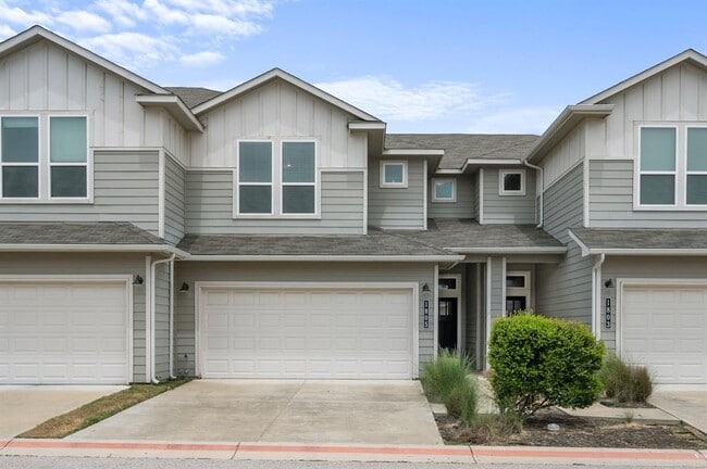 property at 1805 Roseburg Dr