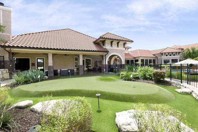 Ladera Apartment Homes in Austin, TX - Foto de edificio - Building Photo