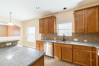 9919 Kendahlwood Ln in Tomball, TX - Building Photo - Building Photo