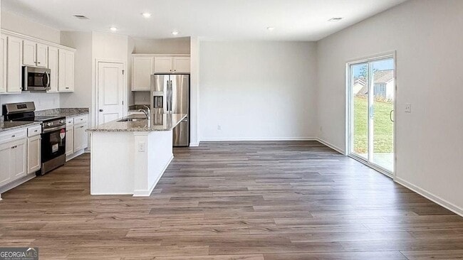 130 Red Maple Wy in Adairsville, GA - Foto de edificio - Building Photo