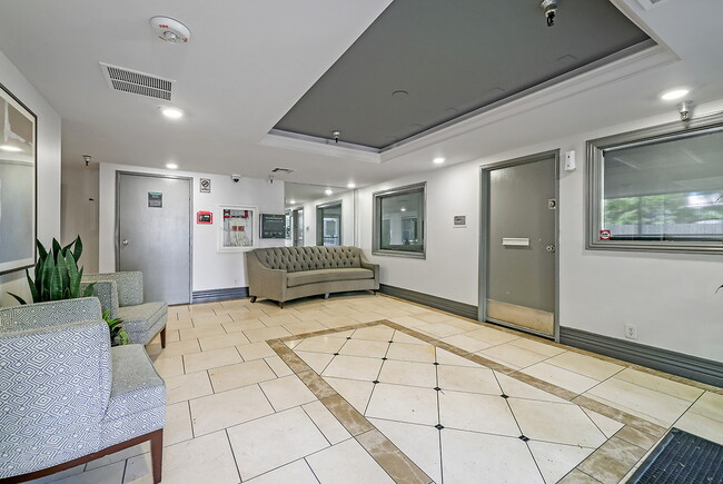 Tiffany Court in Los Angeles, CA - Building Photo - Building Photo