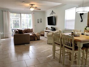 1372 Veracruz Ln in Weston, FL - Building Photo - Building Photo
