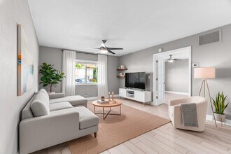 124 NE 19th Ct in Wilton Manors, FL - Building Photo - Building Photo