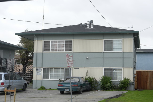 27133 Tyrrell Ave in Hayward, CA - Foto de edificio - Building Photo