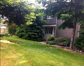 2708 Initial Pl in Enumclaw, WA - Foto de edificio - Building Photo
