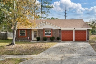 200 Brookhaven Ct in Slidell, LA - Building Photo