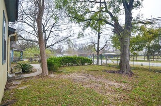 10340 Tanner Rd in Houston, TX - Building Photo - Building Photo