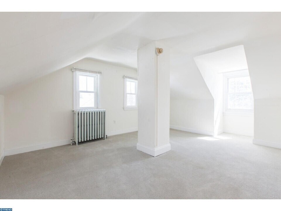 54 Garrett Ave in Bryn Mawr, PA - Building Photo