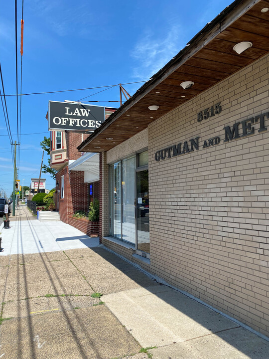 8515 Frankford Ave in Philadelphia, PA - Building Photo