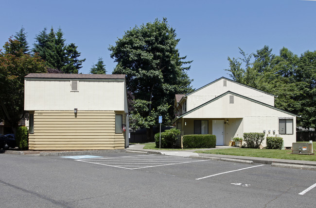 Firwood Village Apartments in Sandy, OR - Building Photo - Building Photo