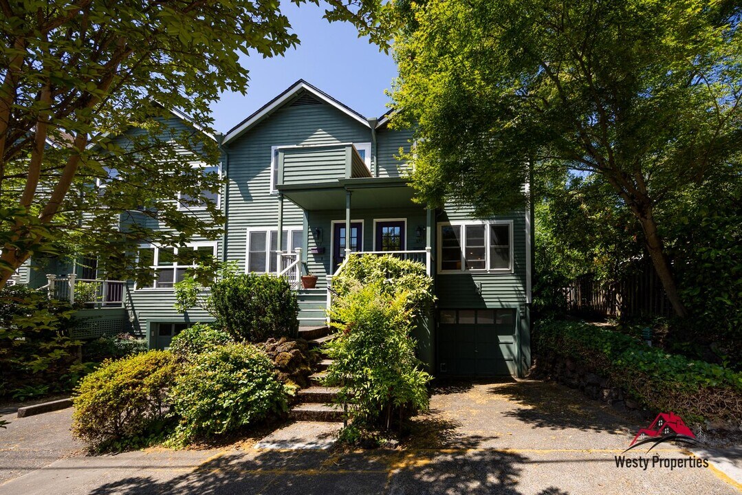 321 SE 14th Ave in Portland, OR - Building Photo