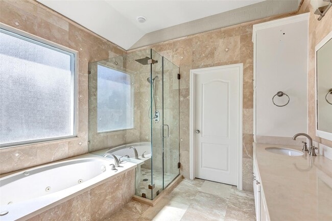 property at 135 Low Country Ln